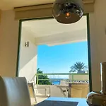 Spacious Comfortable Luxury 2 Bed/2 Bath Port