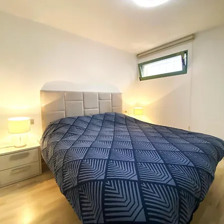Spacious Pet Friendly Luxury 2 Bed 2 Bath Port With Private Parking *