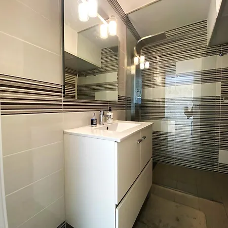 Spacious Comfortable Luxury 2 Bed/2 Bath Port Apartment Calp
